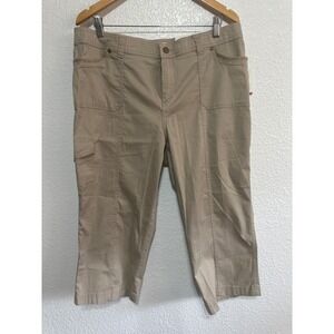 NWT Croft & Barrow Classic Fit Beige Capri Pants Womens Stretch Cargo Cropped